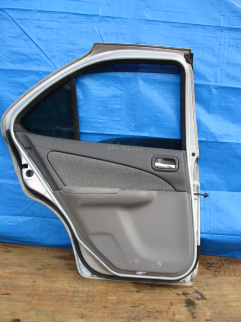 Used Nissan Sunny VENT GLASS REAR LEFT